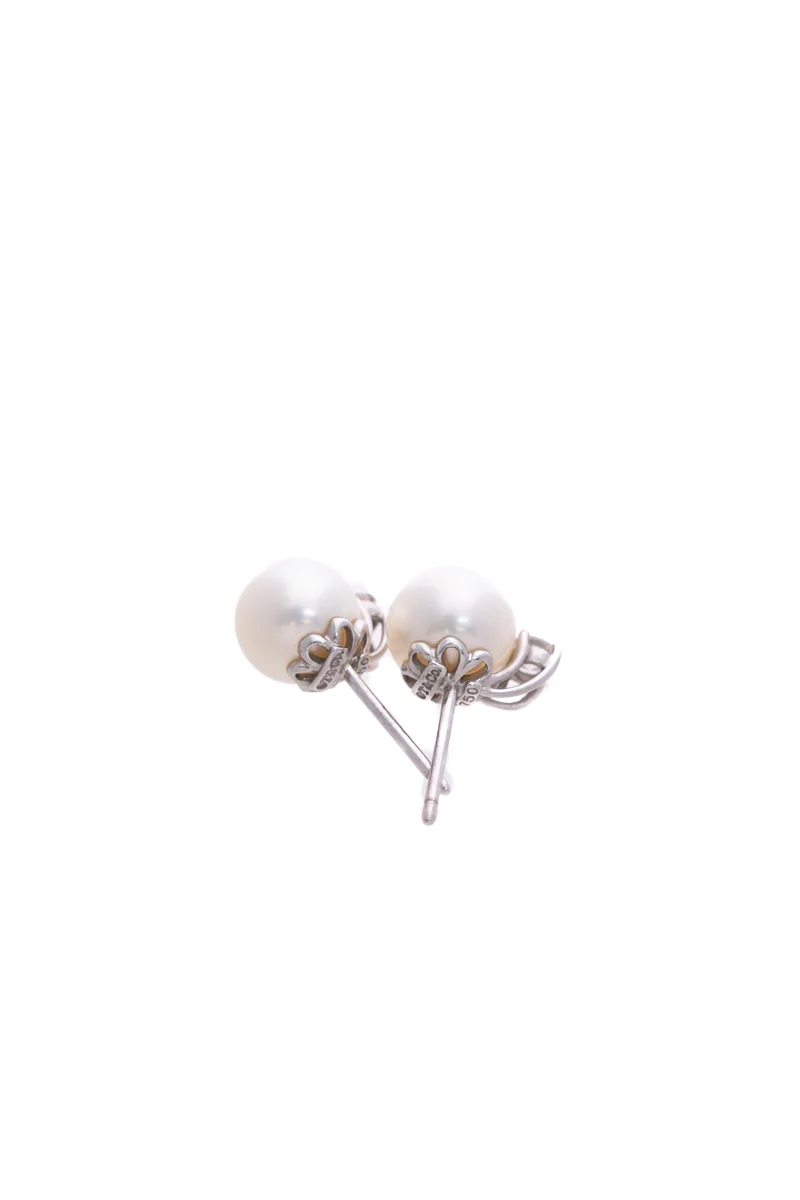 Signature Pearls Stud Earrings - Image 4